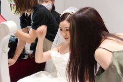 -欣薇婚纱(新源乐汇城店)