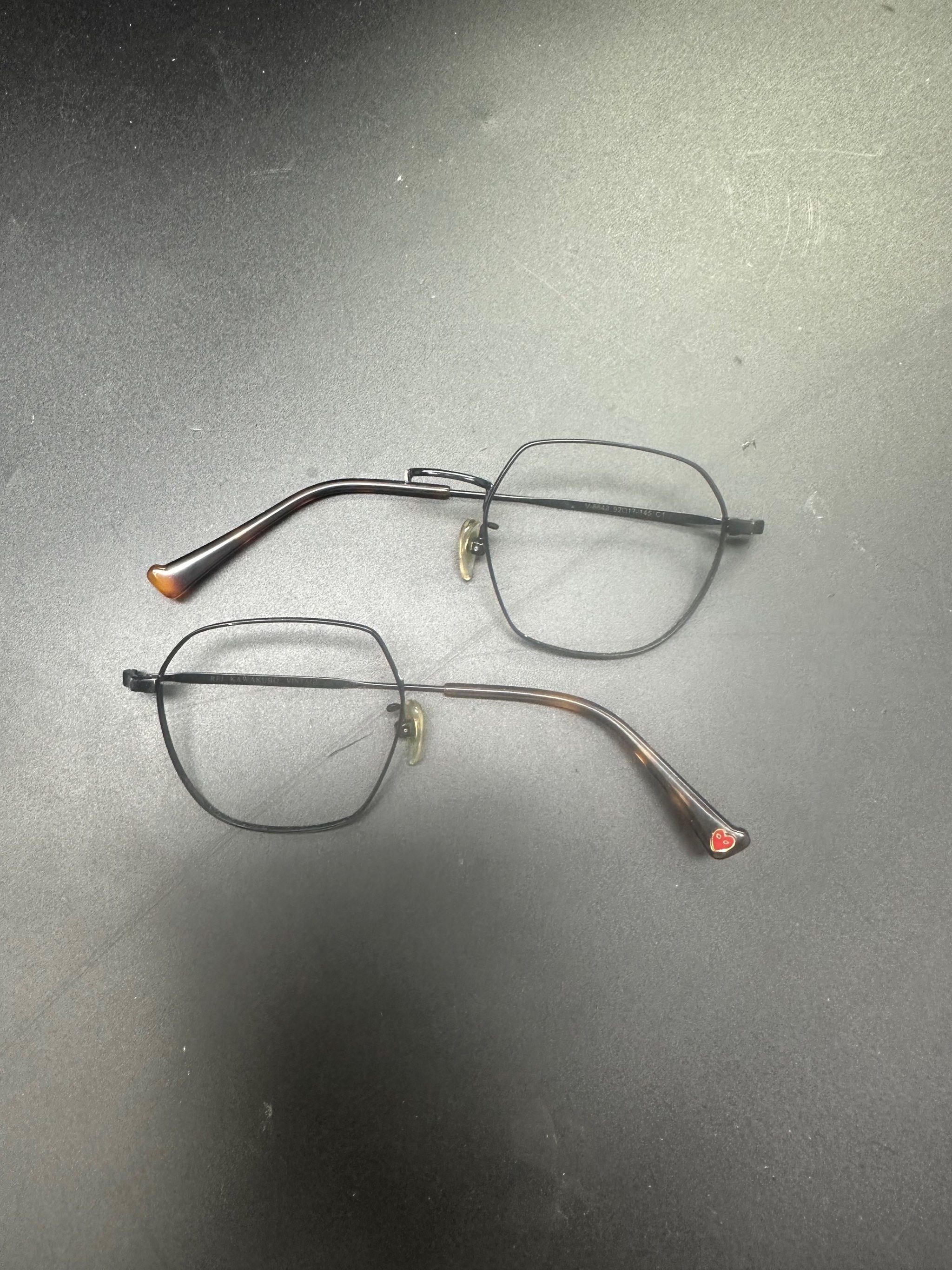 川久保玲的眼镜框断裂,焊接修复