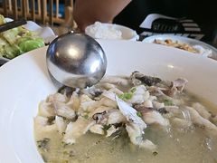 -严记小天府酸菜鱼(西四路店)