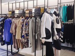 -Max Mara(王府井奥莱·香江小镇店)