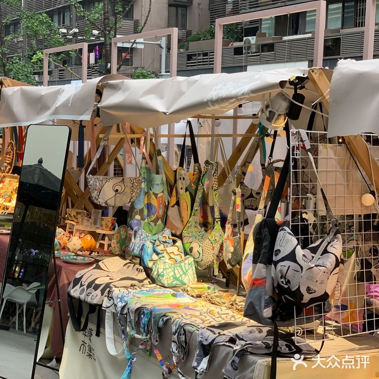 春熙路还有小市集⁉️难怪这是成都的逛街天堂