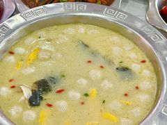 -丹水桥地锅鱼·翘嘴鲌·地方特色全鱼宴(丹江口大坝店)