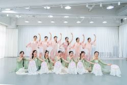 -深舞形体民族舞蹈工作室