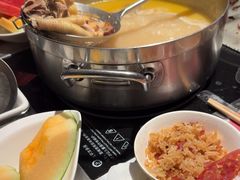 -尚尚仙·酸汤猪手·猪肚鸡火锅(华联万柳购物中心店)