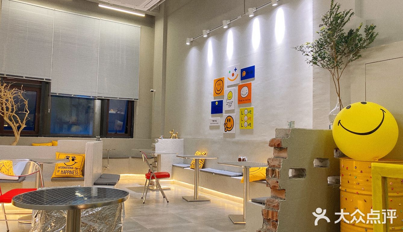 柳州探店🍔卡通动画般的汉堡店谁看了不迷糊