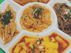 小吃五拼-令氏家外家周秦食府(高新店)