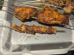 -三个大叔烤羊肉串·歌手驻唱·碳烤鲜肉(西三旗店)