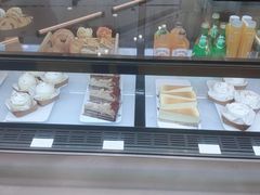 面包甜点陈列柜-Seesaw Coffee(上海国金中心店)
