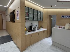 -瑞尔齿科(南京东路名人诊所)