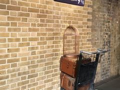 -九又四分之三站台