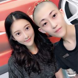 -首艺造型KM潮牌沙龙