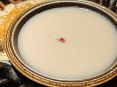 -老牌坊云南鱼豆花火锅(爱建店)