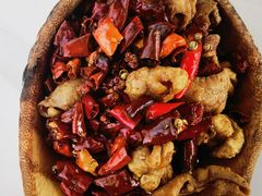 干煸肥肠-春常在云南私房菜