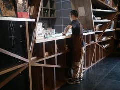 -钟书阁(松江泰晤士小镇店)