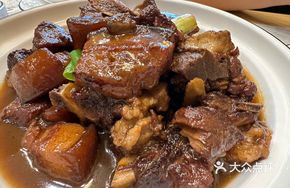 Braised Black Pork Spare Ribs
