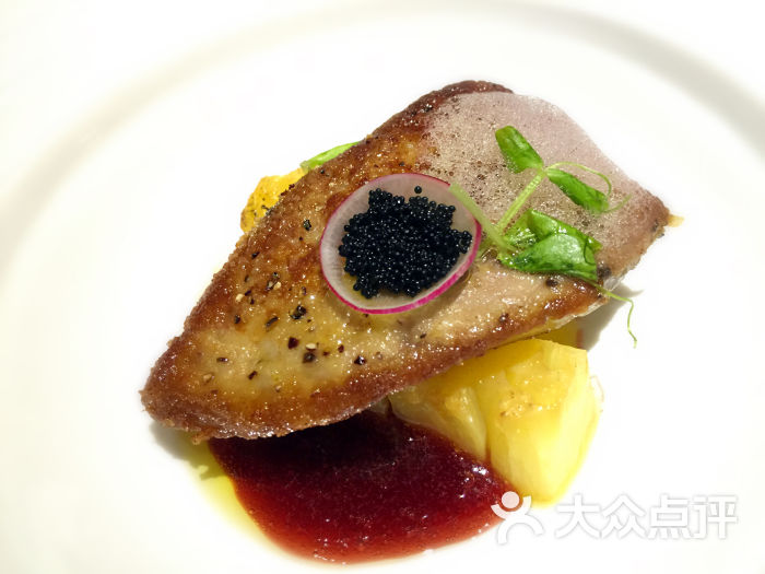 法式香煎鹅肝沙拉