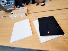 -Apple零售店(华贸购物中心店)