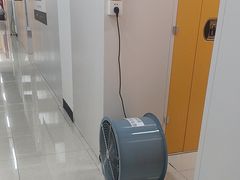 -安东易迷你自助仓储寄存仓库(杨浦店)