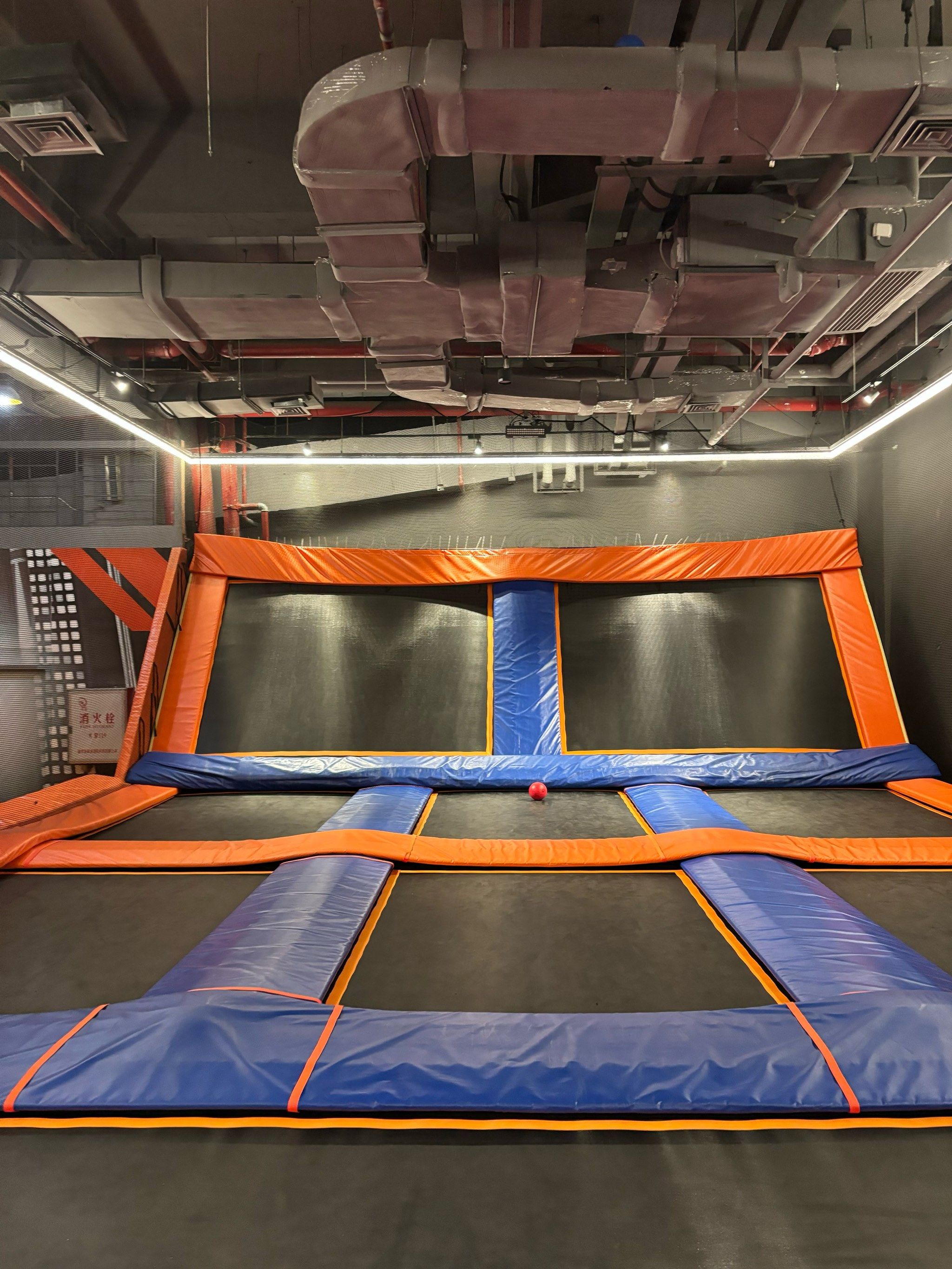 室内蹦床乐趣