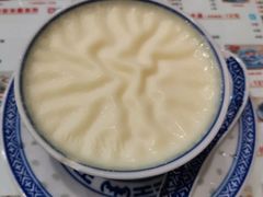招牌双皮奶任意配-广信牛奶甜品世家(台东店)