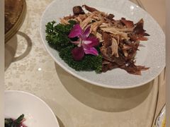 -帅巴人舅母子腊蹄民俗村