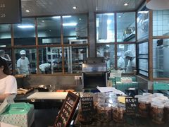 -Dough&Joe团憩(瑞虹天地月亮湾店)