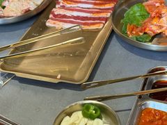 -围炉肉舍•炭烤活鳗•丹东海鲜烤肉(步行街店)