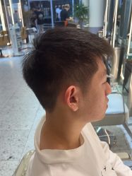 -PE SALON 
