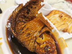 罾蹦鲤鱼-奥华餐厅·老张记(台基厂店)