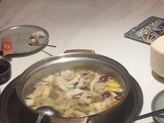 -喃喃椰·糟粕醋·椰子鸡火锅(七堡花园店)