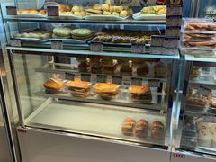 面包甜点陈列柜-白玉兰食品(甜云店)