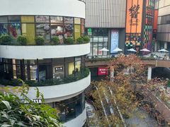 -瑞虹新天地月亮湾