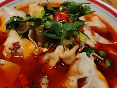 -八二小区抄手(龙湖上城天街店)