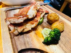 现烤鸡扒配薯菜-森Some Fusion(荔湾店)