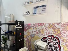 -菠萝格斗巴西柔术训练馆