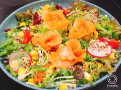 -樱花里音乐餐吧·牛扒椰子鸡(东圃店)