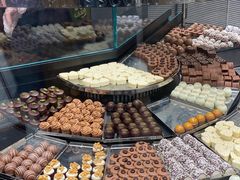 -Laderach 莱德拉(上海环贸iapm店)