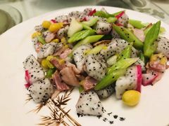 火龙果炒肉-紫丁香饭店-中餐厅