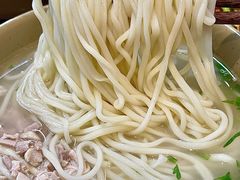 -亮亮面馆(经六路店)