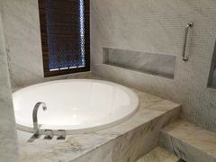 -上海虹桥西郊假日酒店