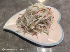 凉拌恰玛古-二毛馕坑肉饭店