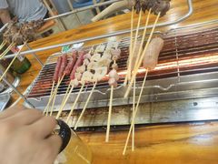 -哈尔滨小酒馆·鲜肉现穿自助烧烤(康新花园店)