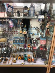 -逝水玩具折扣店