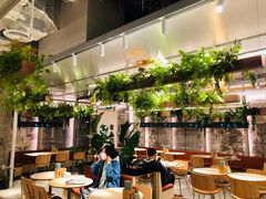 大堂-老乡鸡(上海白玉兰广场店)