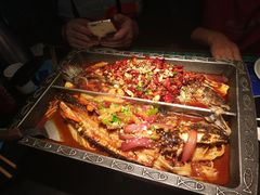 -鸣记脆皮烤鱼·海鲜烤鱼(三八广场店)