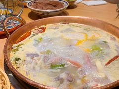 -洱火云南酸菜牛肉火锅(石景山当代商城店)