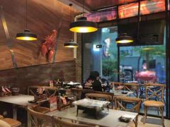 大堂-何师烧烤Pro ·江湖川菜·小龙虾·精酿(太古里旗舰店)