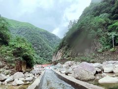 -安吉龙王山峡谷漂流