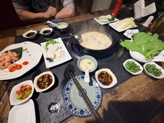 -大匠工房古船木艺术餐厅·猪肚鸡专门店(长白仙岛店)