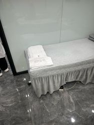-苗方清颜专业祛痘·皮肤管理
